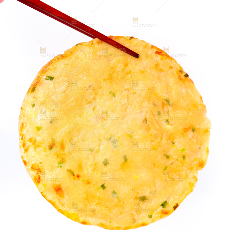 筷子上夹着葱油饼