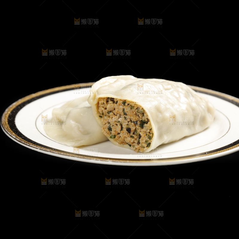 盘子里的蟹黄大饺子
