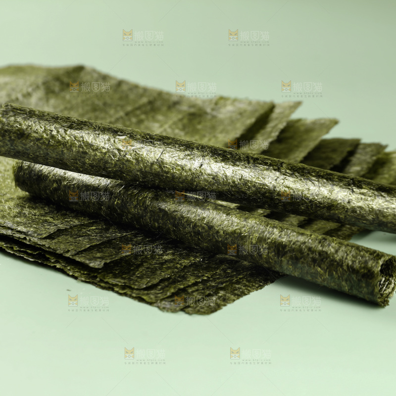 浅底上的海苔卷