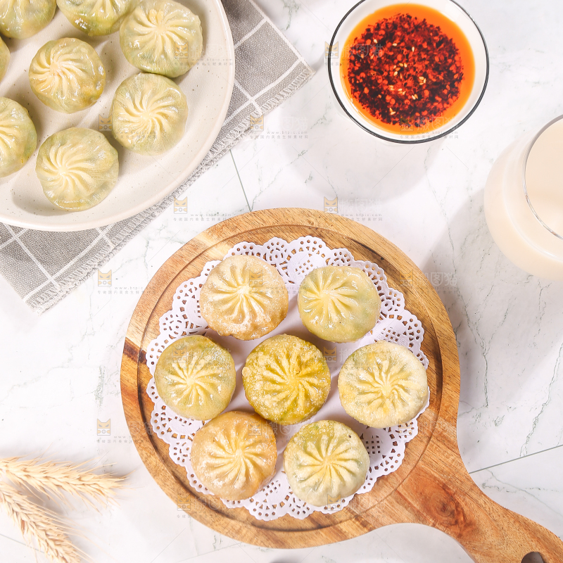 浅底上的一盘小煎包