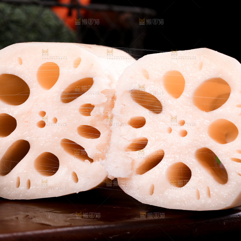 木底上的粉藕