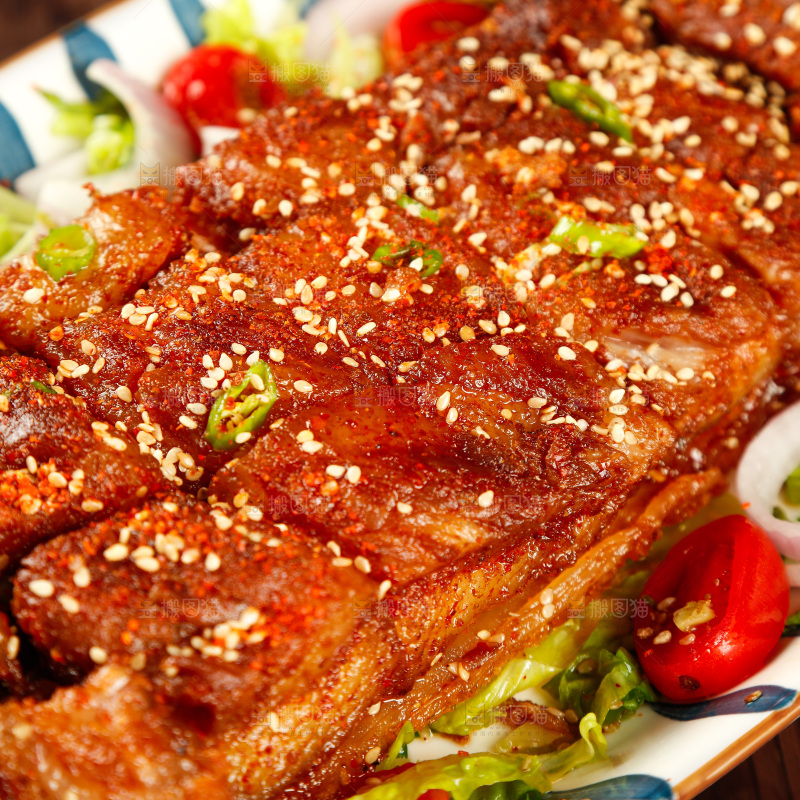 一盘脆皮五花肉