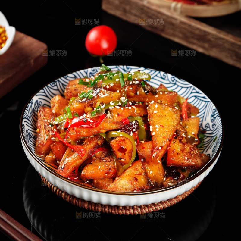 深底上一盘香辣米豆腐