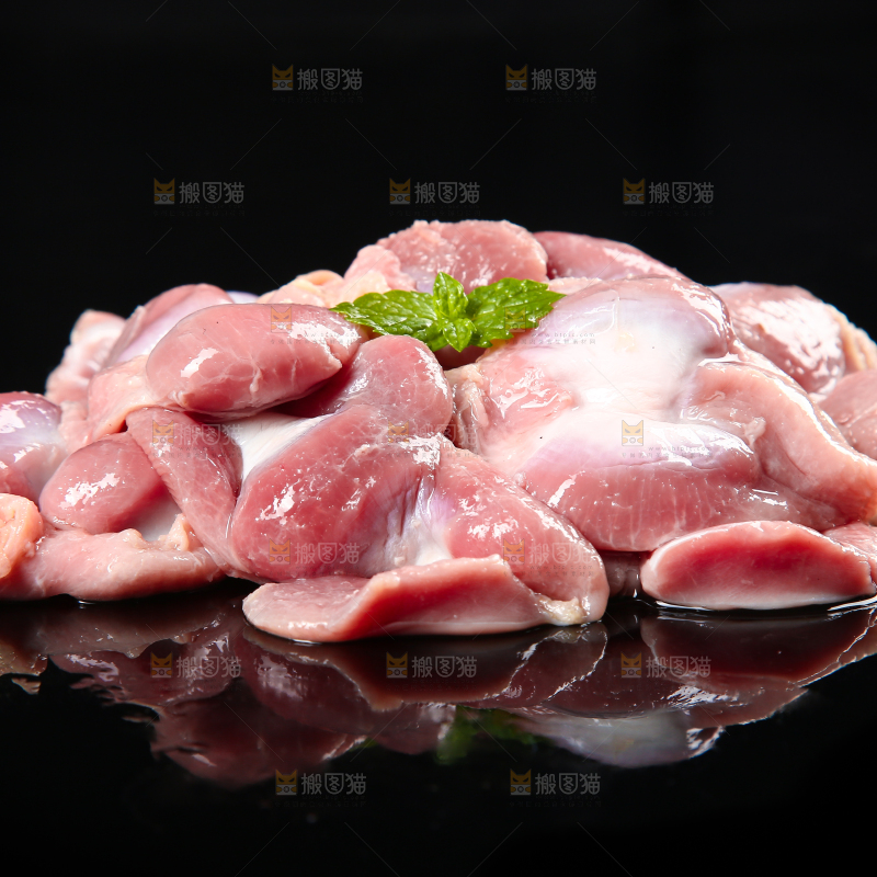 一堆新鲜鸡胗