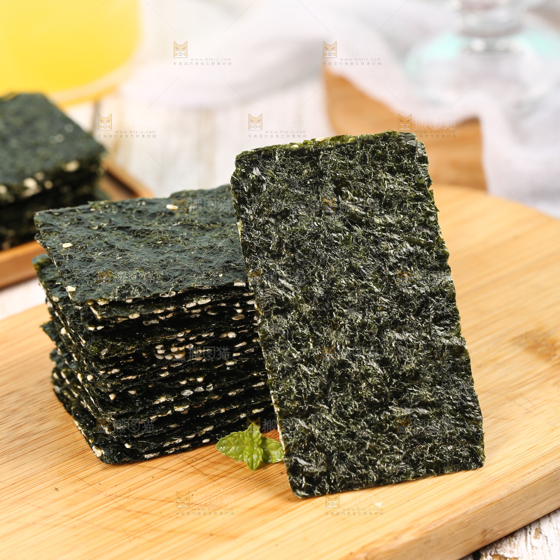 木板上的海苔片