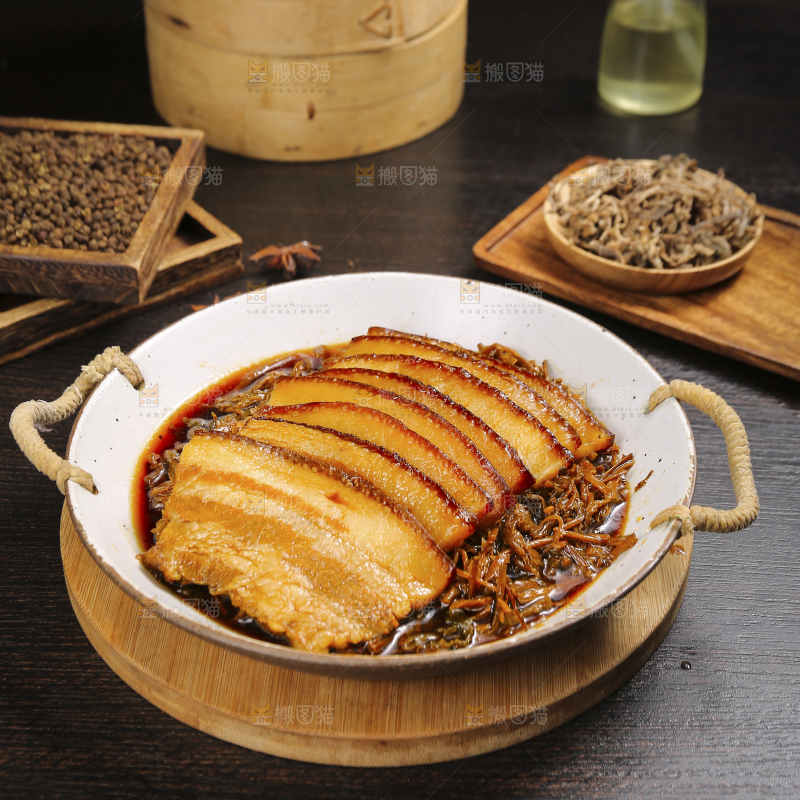 深底上的梅干菜扣肉