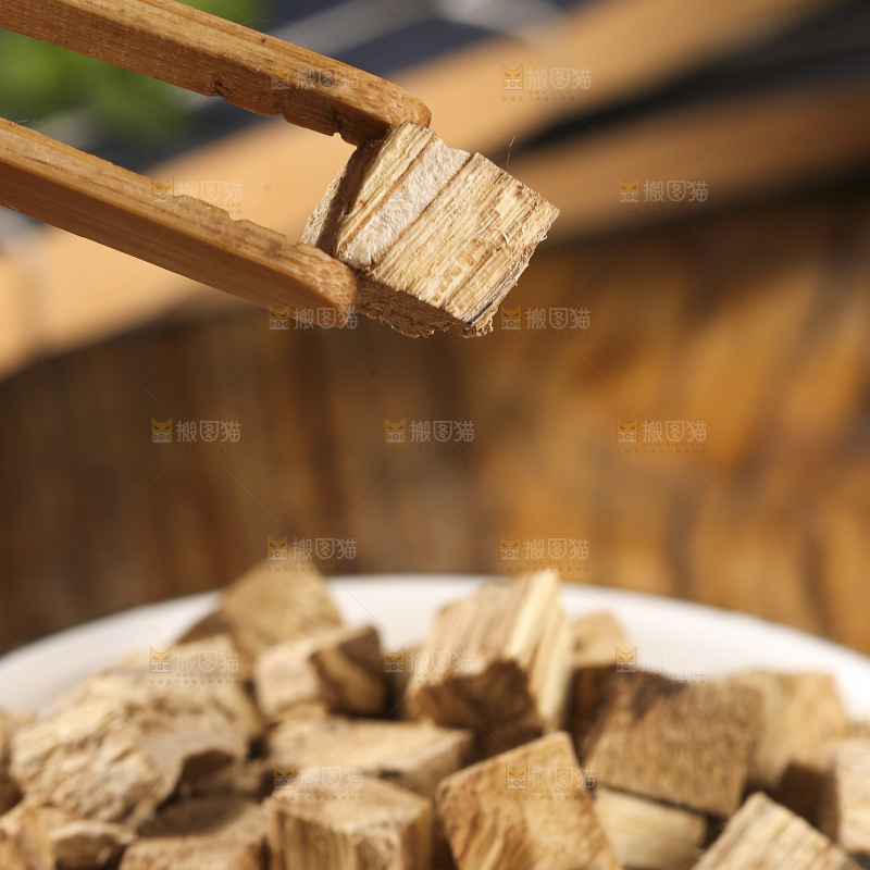 木底上的葛根