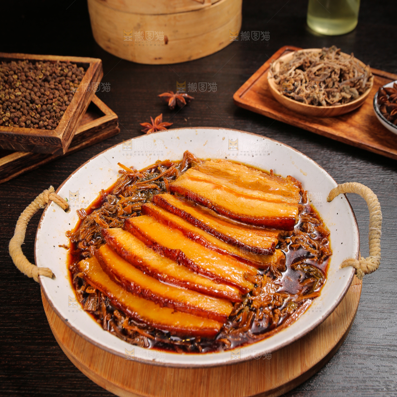 深底上的梅干菜扣肉