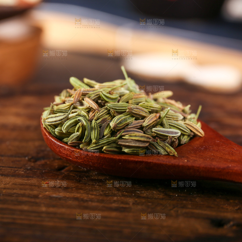 木底上的小茴香籽