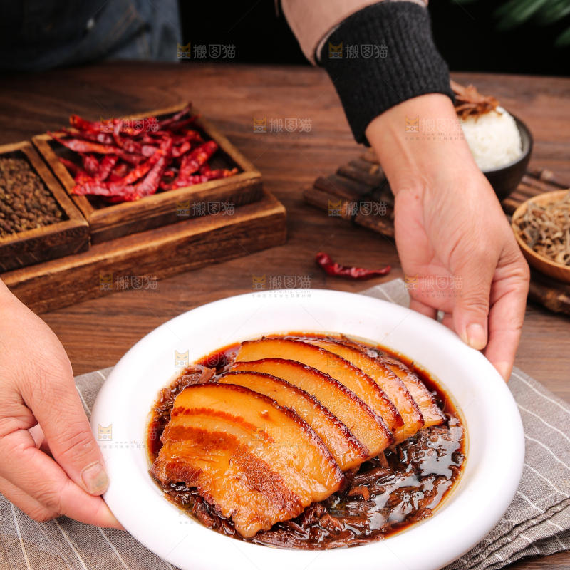 木底上的梅干菜扣肉