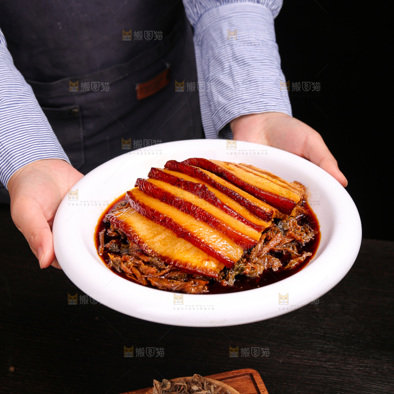 深底上的梅干菜扣肉