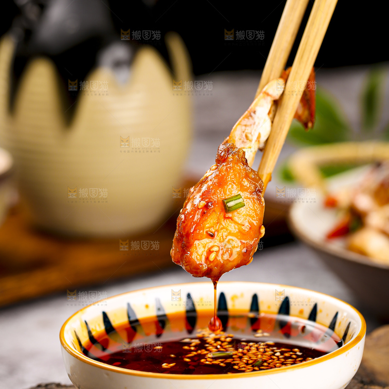 深底上的香辣梭子蟹
