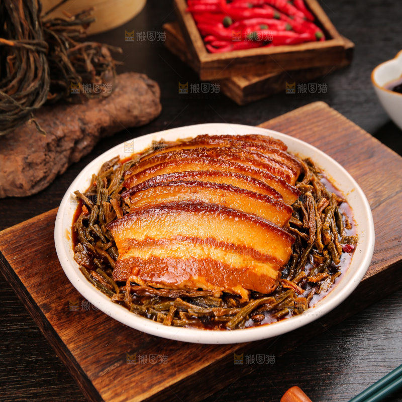 深底上的干豆角扣肉