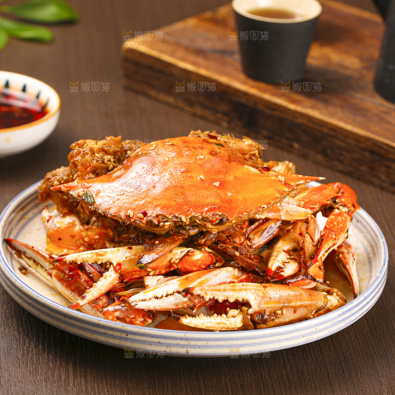 深底上的香辣梭子蟹