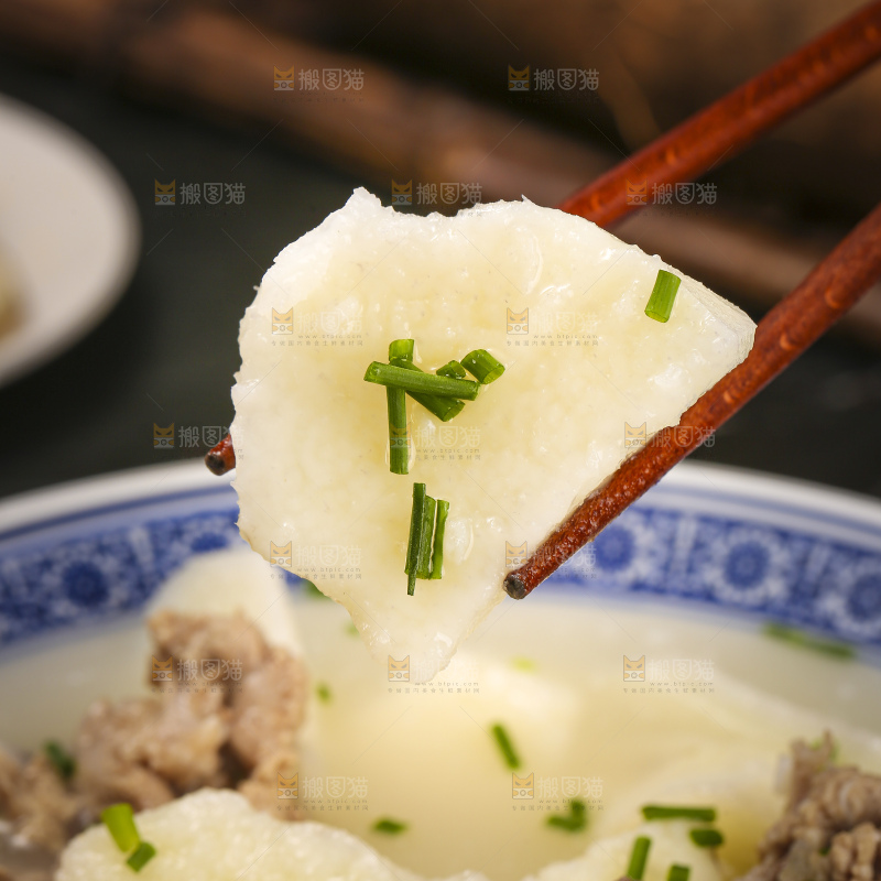 深底上的山药排骨汤