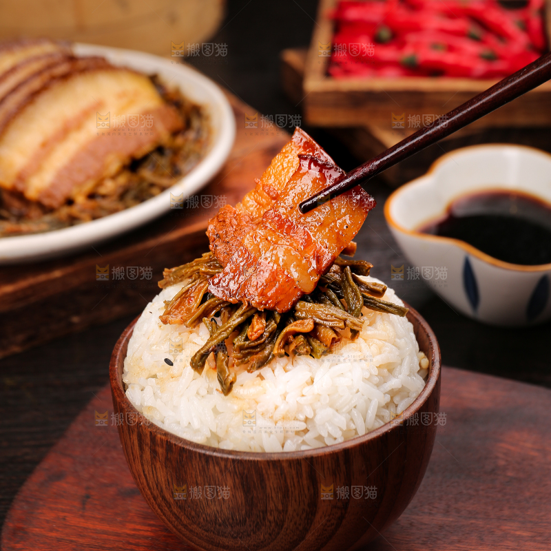 深底上的干豆角扣肉