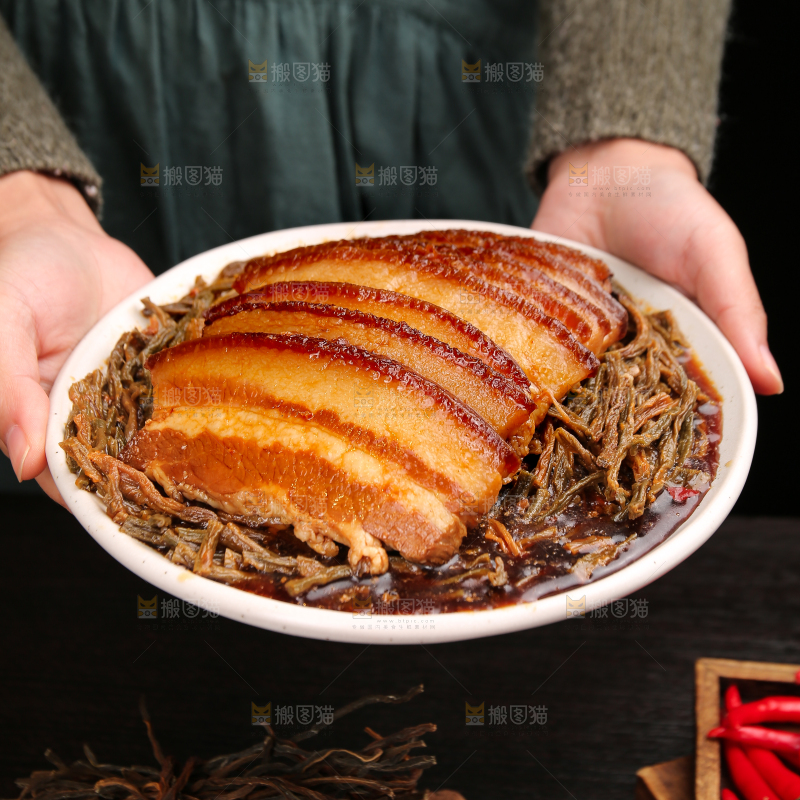 深底上的干豆角扣肉