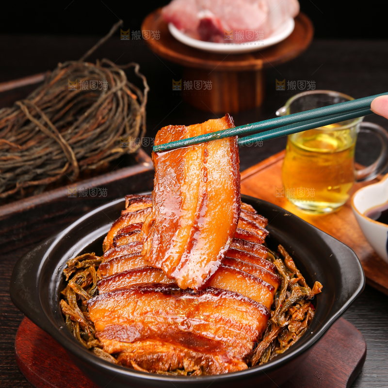 深底上的干豆角扣肉