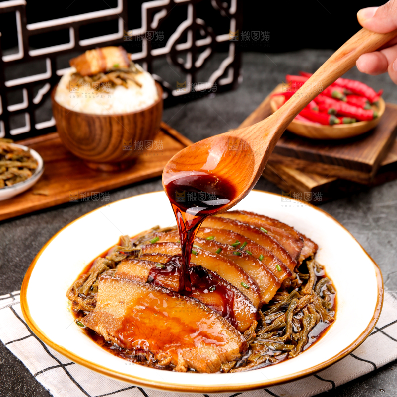 深底上的干豆角扣肉