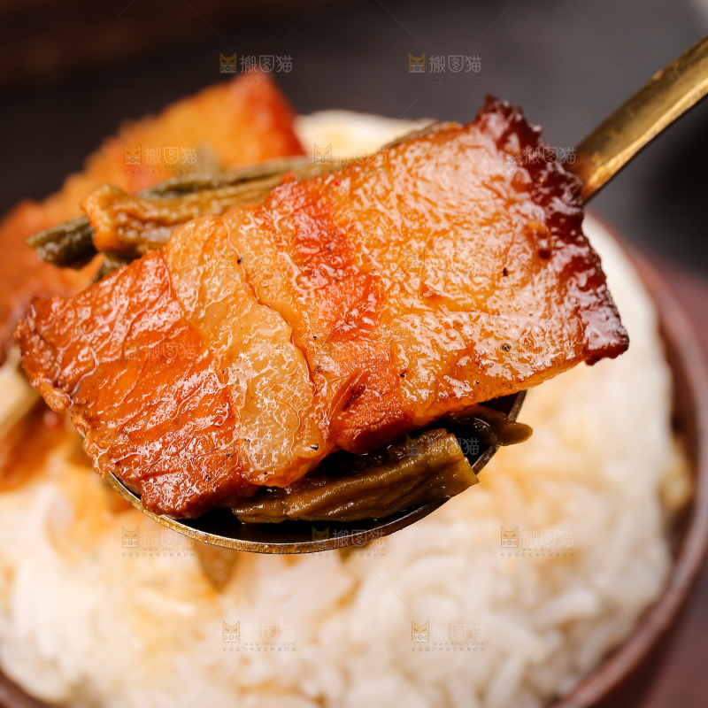 深底上的干豆角扣肉