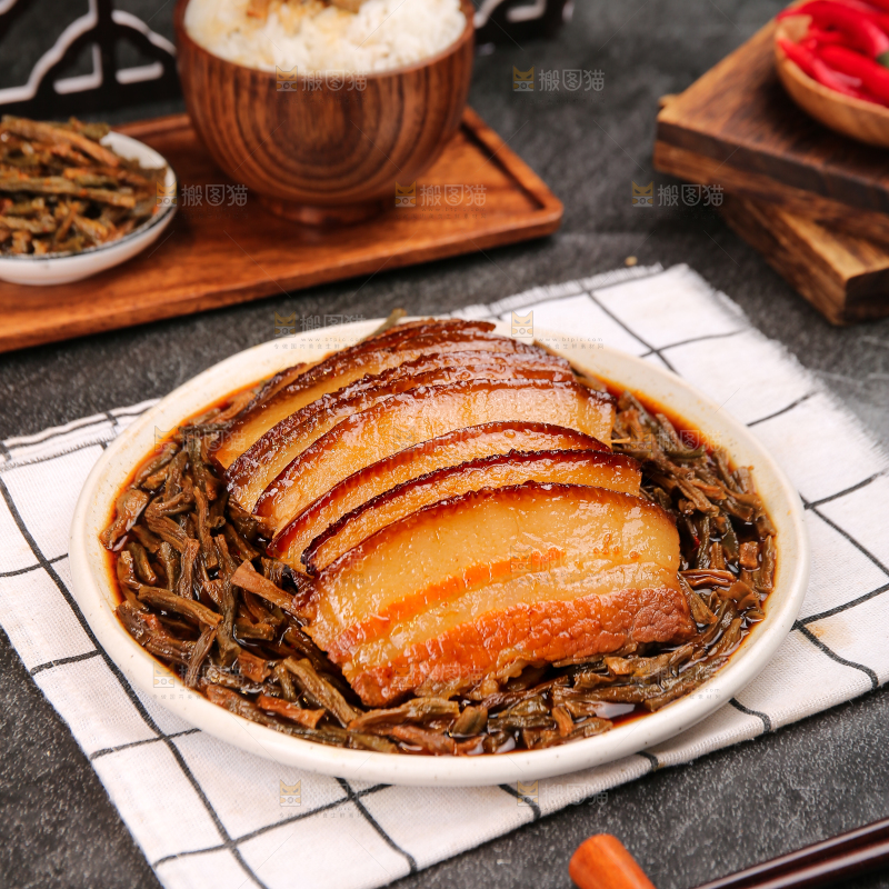 深底上的干豆角扣肉
