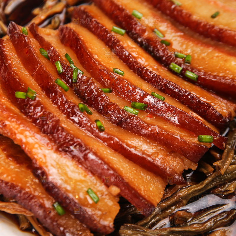 深底上的干豆角扣肉