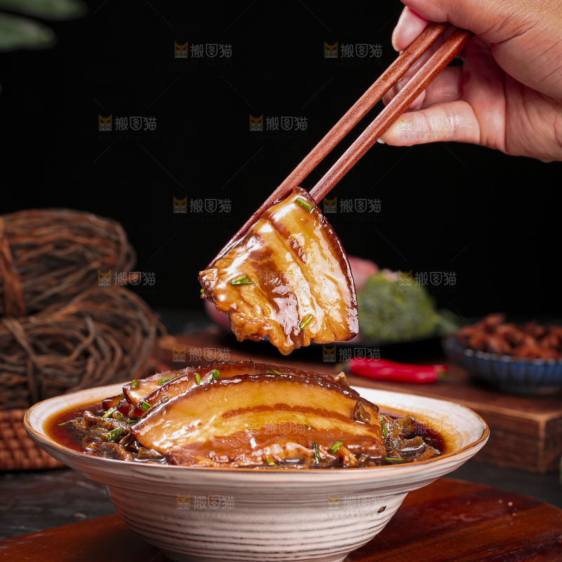 深底上的干豆角扣肉