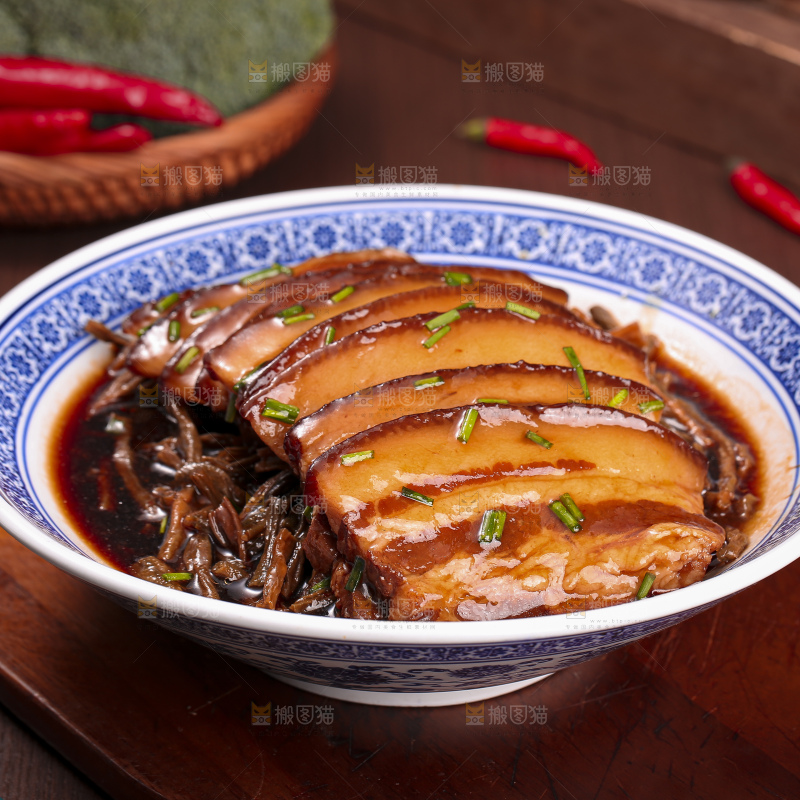深底上的干豆角扣肉