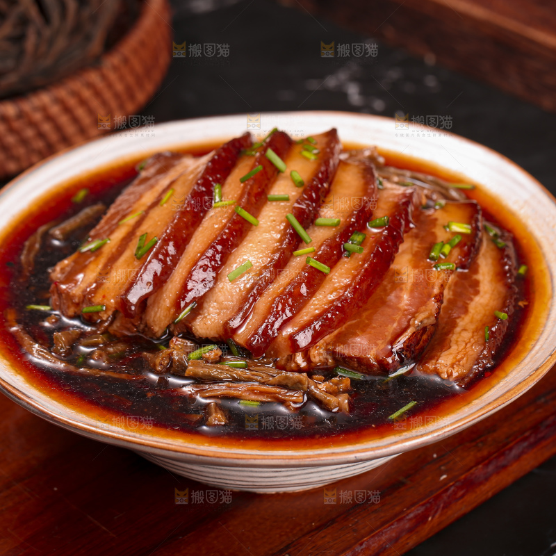 深底上的干豆角扣肉