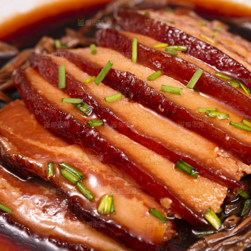 深底上的干豆角扣肉
