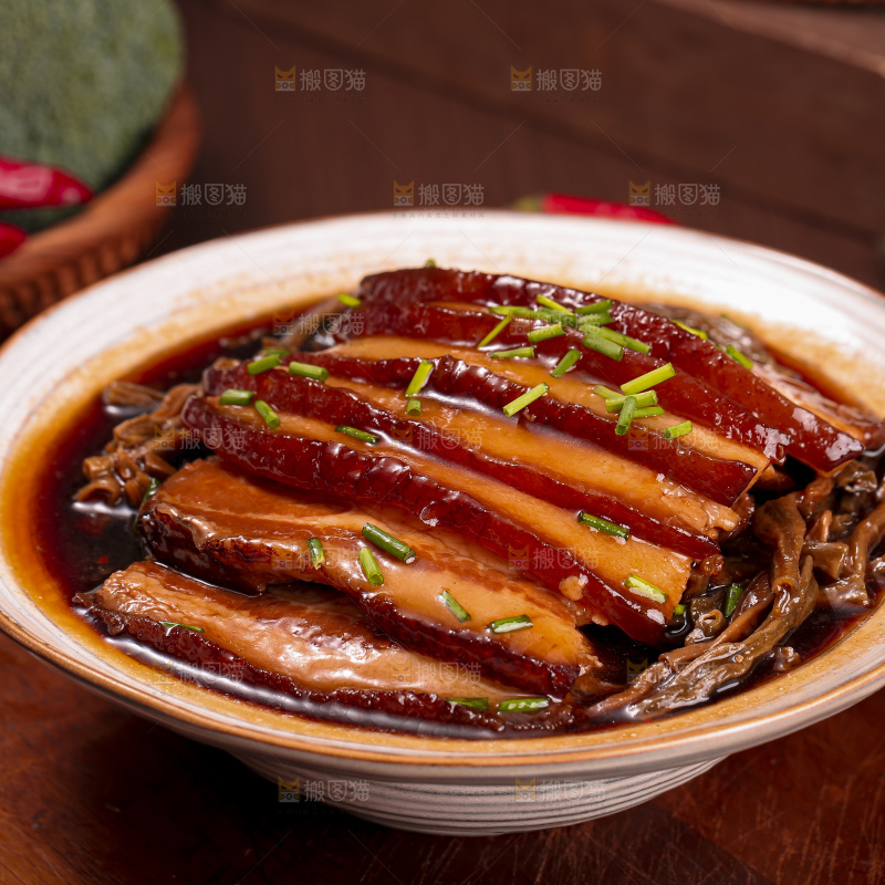 深底上的干豆角扣肉
