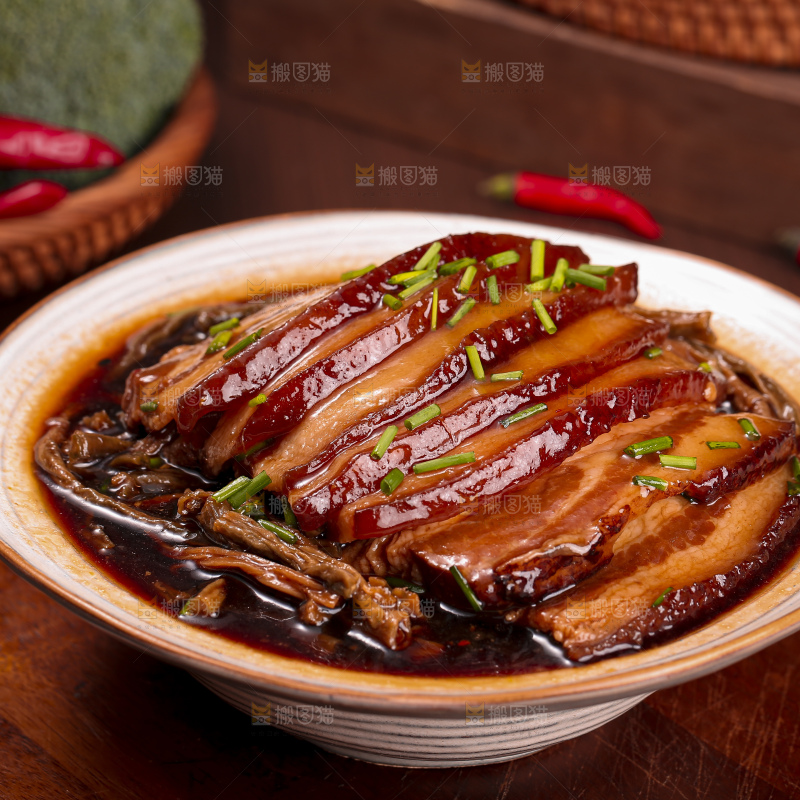 深底上的干豆角扣肉