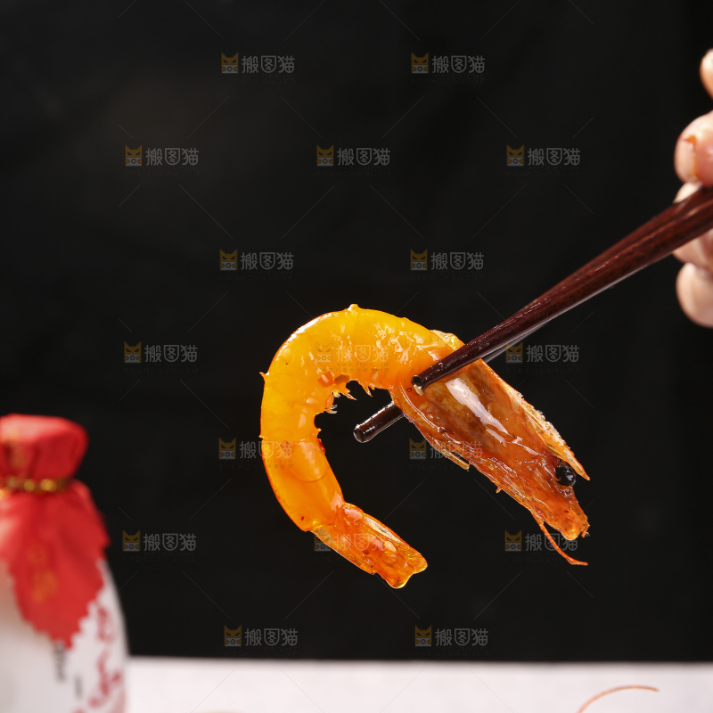 深底上的干锅大虾
