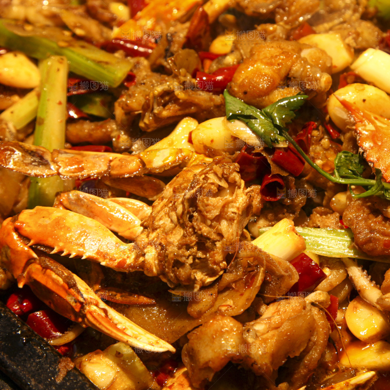 深底上的香辣肉蟹煲