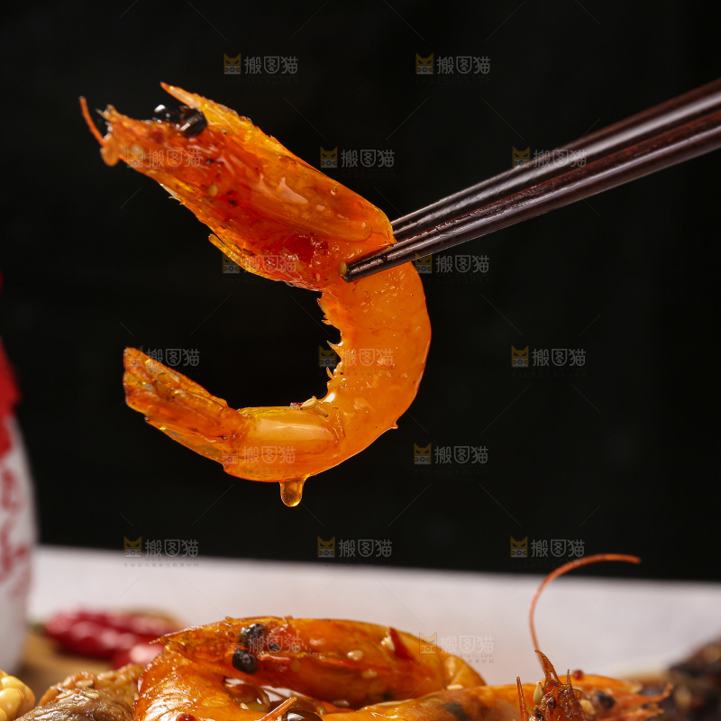 深底上的干锅大虾
