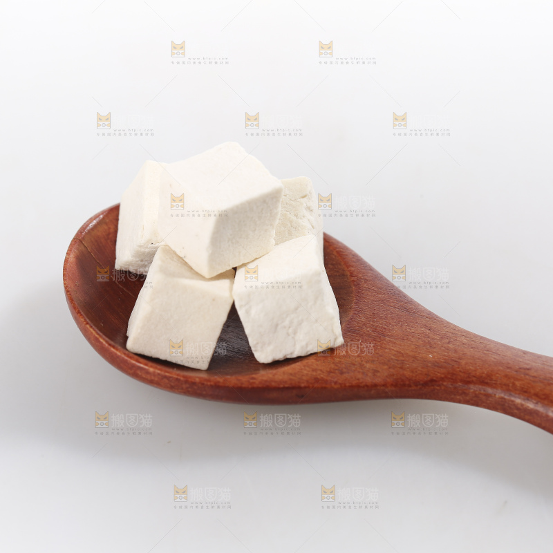 白底上的茯苓