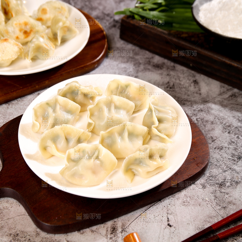 盘子里的手工水饺