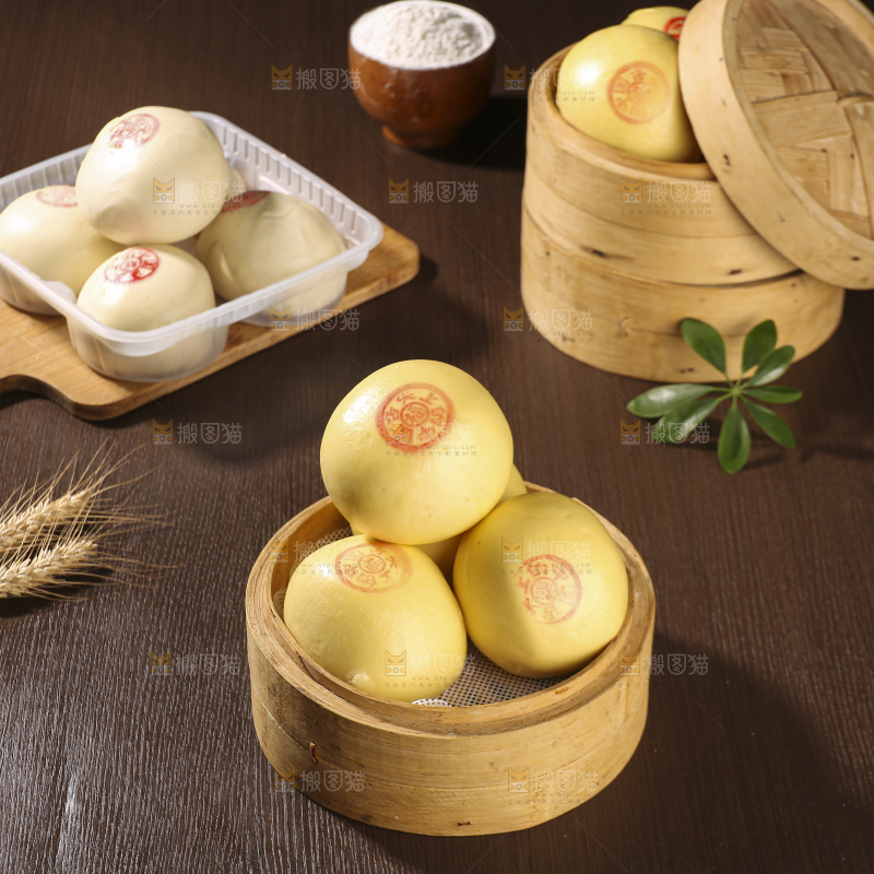 深底上的玉米馒头