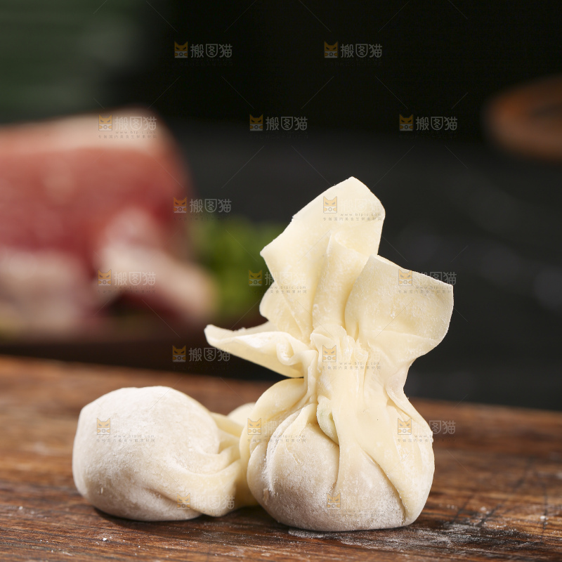 深底上的小金鱼馄饨