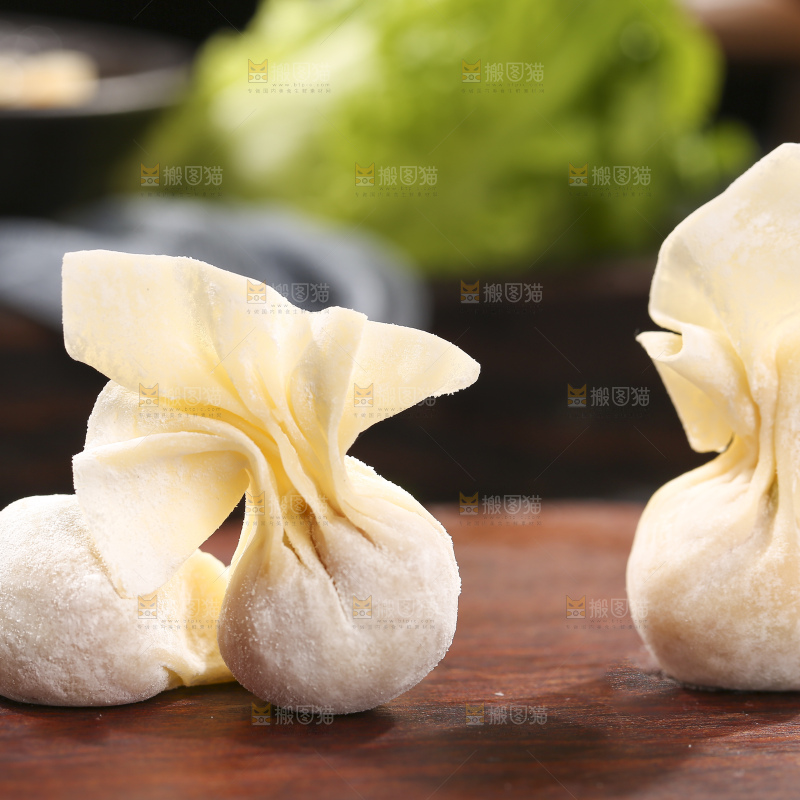 深底上的小金鱼馄饨