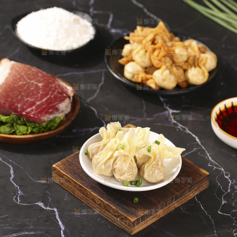 深底上的小金鱼馄饨