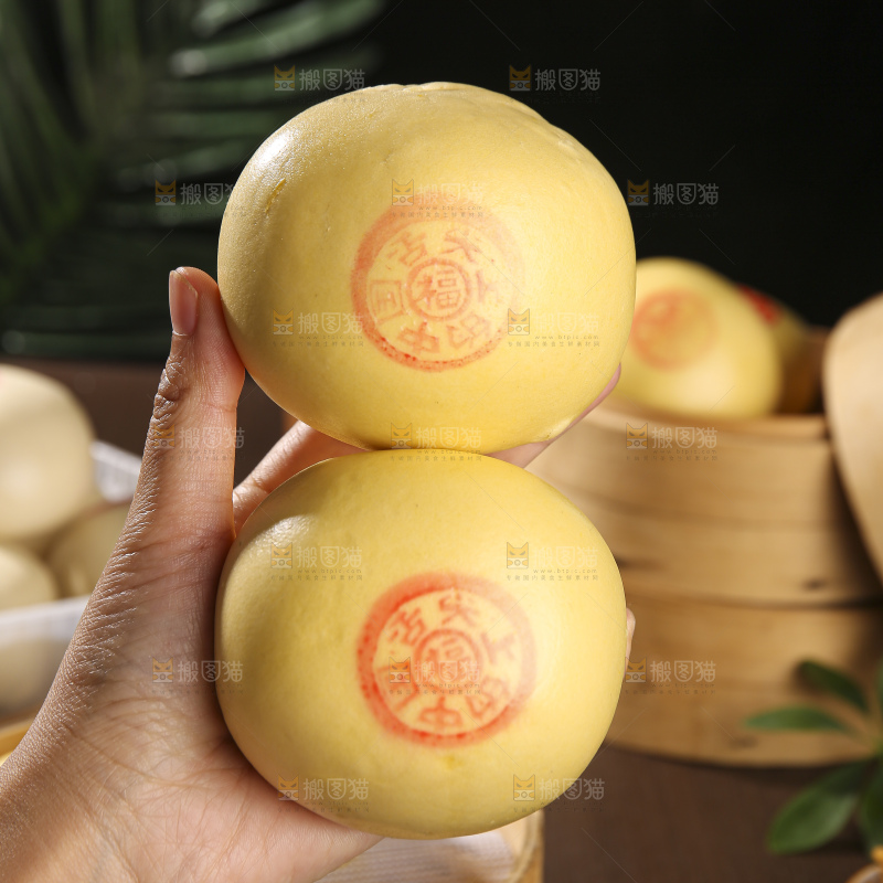 深底上的玉米馒头