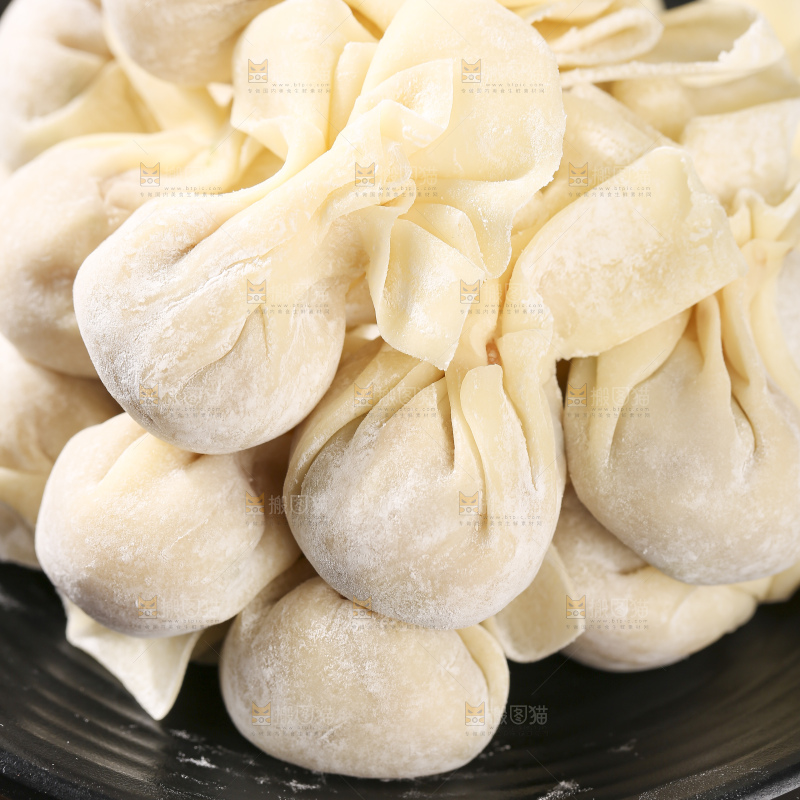 深底上的小金鱼馄饨