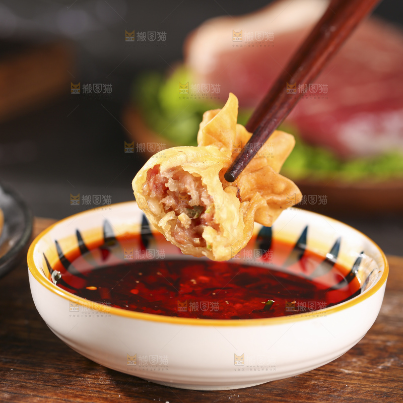 深底上的小金鱼馄饨
