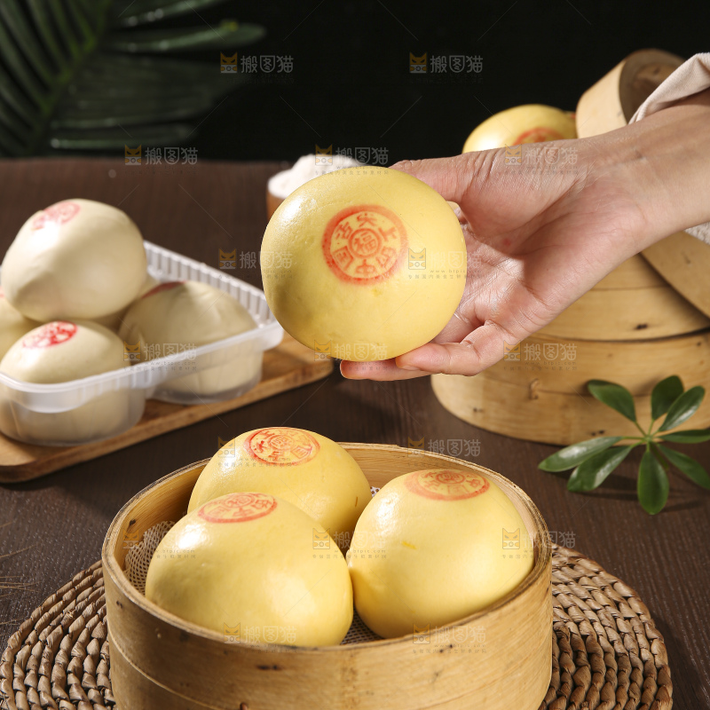 深底上的玉米馒头