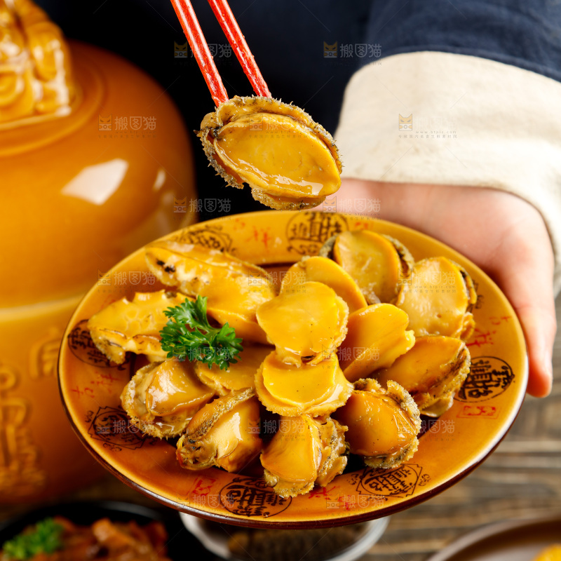 深底上的佛跳墙食材