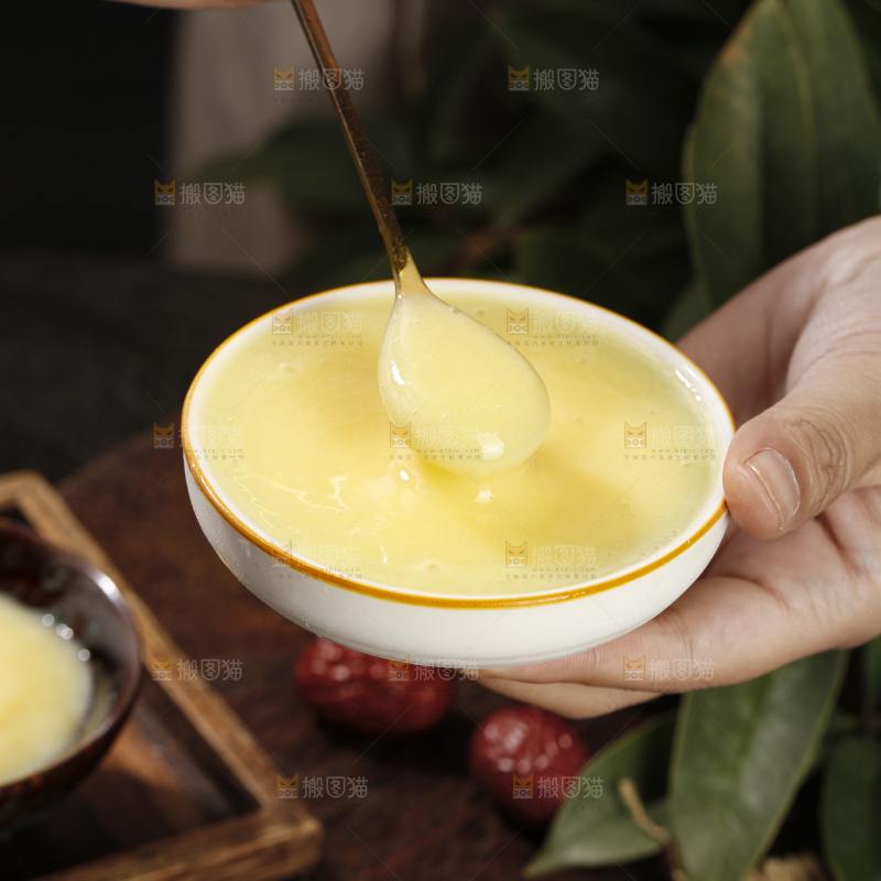 深底上的蜂王浆