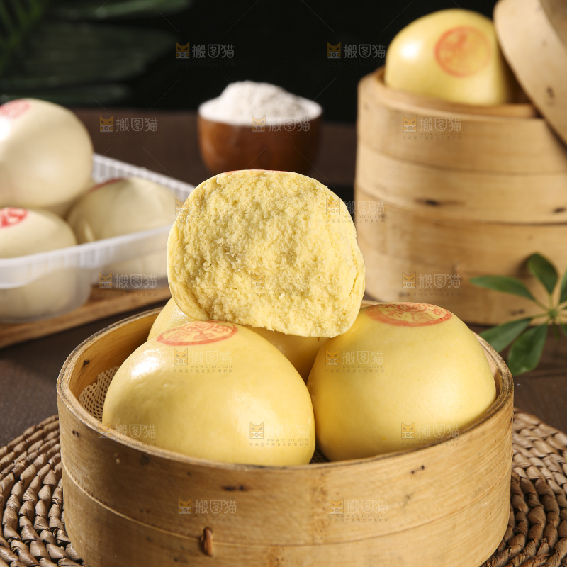 深底上的玉米馒头