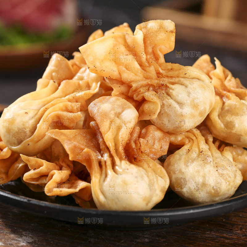 深底上的小金鱼馄饨