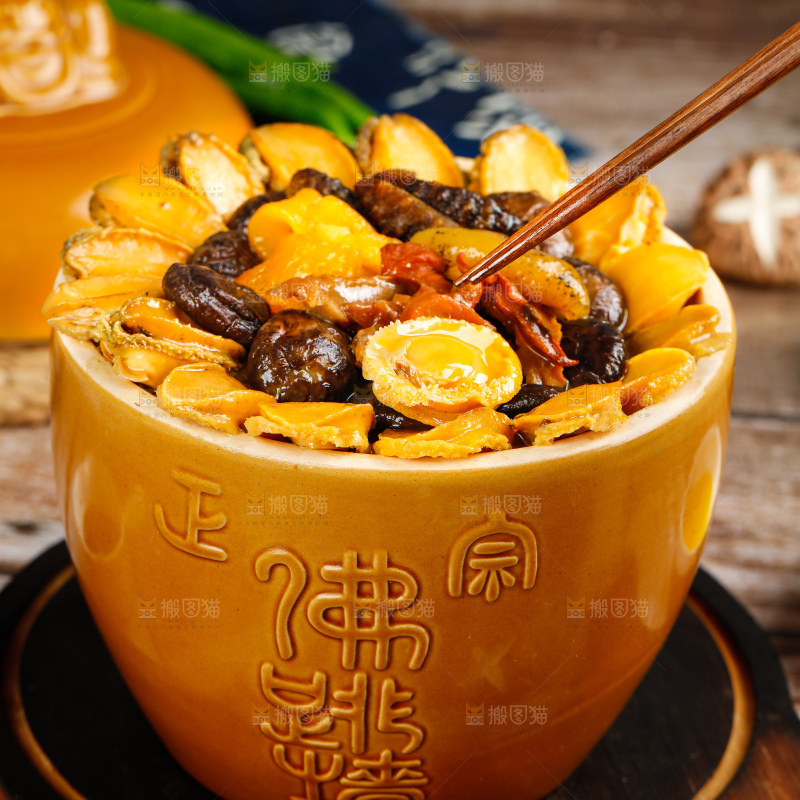 深底上的佛跳墙食材